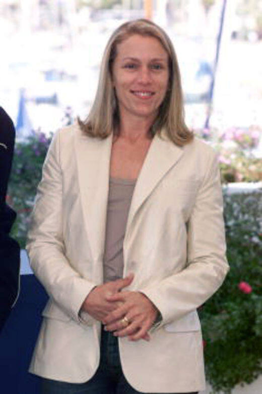 爆粗食大麻的耶魯高材生!《浪跡天地》Frances McDormand 由孤兒蛻變成火爆影后的傳奇故事 爆粗食大麻的耶魯高材生!《浪跡天地》Frances McDormand 由孤兒蛻變成火爆影后的傳奇故事