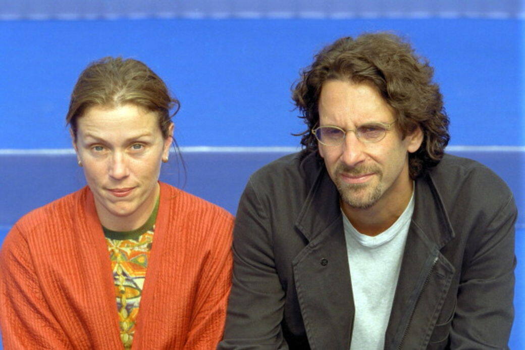 爆粗食大麻的耶魯高材生!《浪跡天地》Frances McDormand 由孤兒蛻變成火爆影后的傳奇故事 爆粗食大麻的耶魯高材生!《浪跡天地》Frances McDormand 由孤兒蛻變成火爆影后的傳奇故事