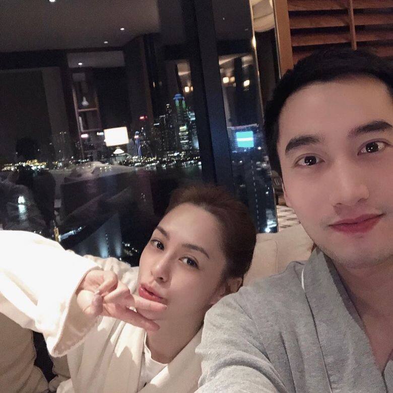 至於在洛杉磯舉行的訂婚「婚禮」 至於在洛杉磯舉行的訂婚「婚禮」