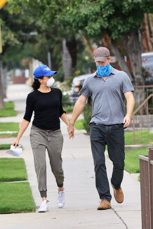 加上哈里早前私自將與母親戴安娜王妃的合照上載到他旗下的慈善網 加上哈里早前私自將與母親戴安娜王妃的合照上載到他旗下的慈善網