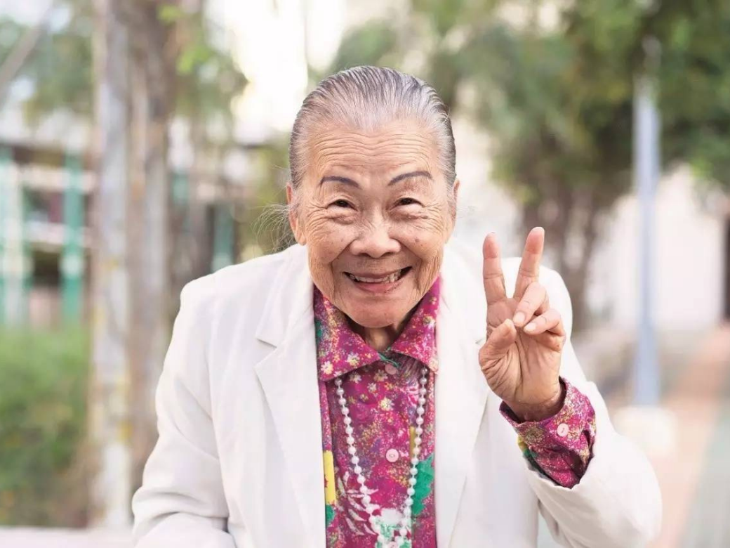 為中風女做28年臨記!最熟悉的紙皮婆婆許碧姬的坎坷身世 為中風女做28年臨記!最熟悉的紙皮婆婆許碧姬的坎坷身世