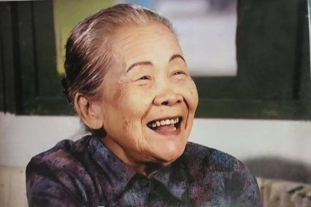 在前年大台劇集《金宵大廈》後,許碧姬未再活躍幕前,只偶爾在深宵電視劇 在前年大台劇集《金宵大廈》後,許碧姬未再活躍幕前,只偶爾在深宵電視劇