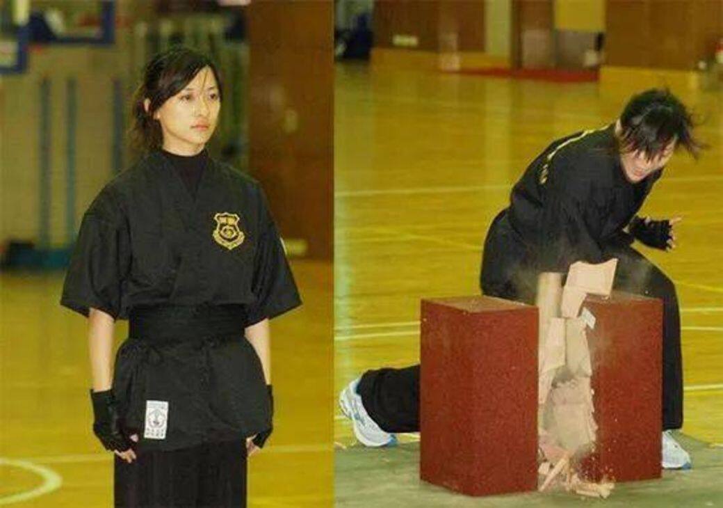 五官清秀的她，不只熟悉劍道、空手道、搏擊、柔道等武術，是一名日本頂級武
