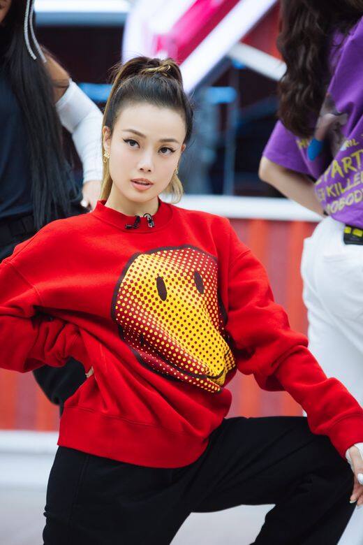出道21年的容祖兒於《乘風破浪的姐姐2》展視個人舞台風格和魅力,讓人 出道21年的容祖兒於《乘風破浪的姐姐2》展視個人舞台風格和魅力,讓人