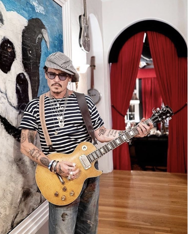 56歲的Johnny的Instagram開張了,現時只發了3個帖子,已經有330萬人追隨!表明為了 56歲的Johnny的Instagram開張了,現時只發了3個帖子,已經有330萬人追隨!表明為了