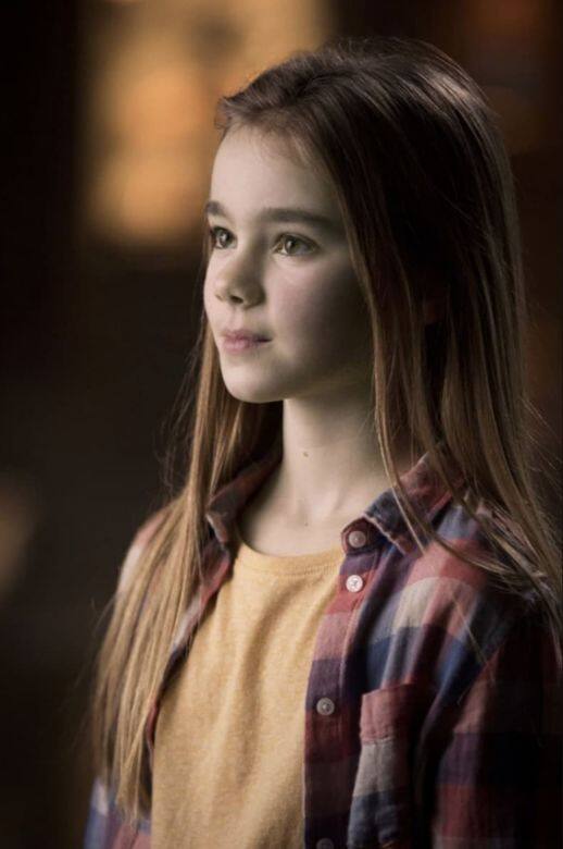 小演員Isabella Sermon首次演出電影《侏羅紀世界：迷失國度》（Jurassic World: Fallen Kingdom），當時的她才12