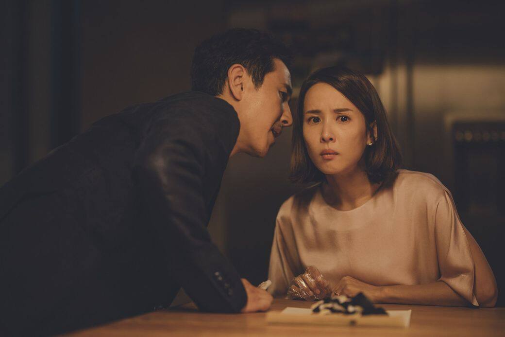 觀乎《上流寄生族》導演奉俊昊的前作,《殺人回憶》的南韓警方想透過美國基 觀乎《上流寄生族》導演奉俊昊的前作,《殺人回憶》的南韓警方想透過美國基