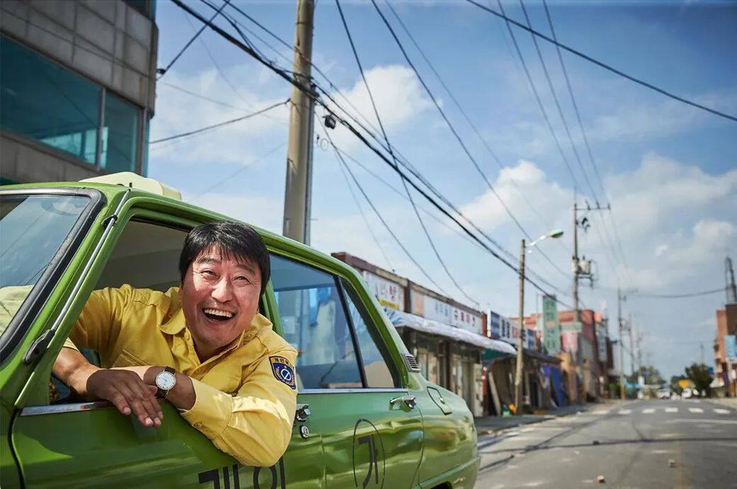 宋康昊《我只是個計程車司機》題材跟《正義辯護人》類似。身為韓國演什麼什