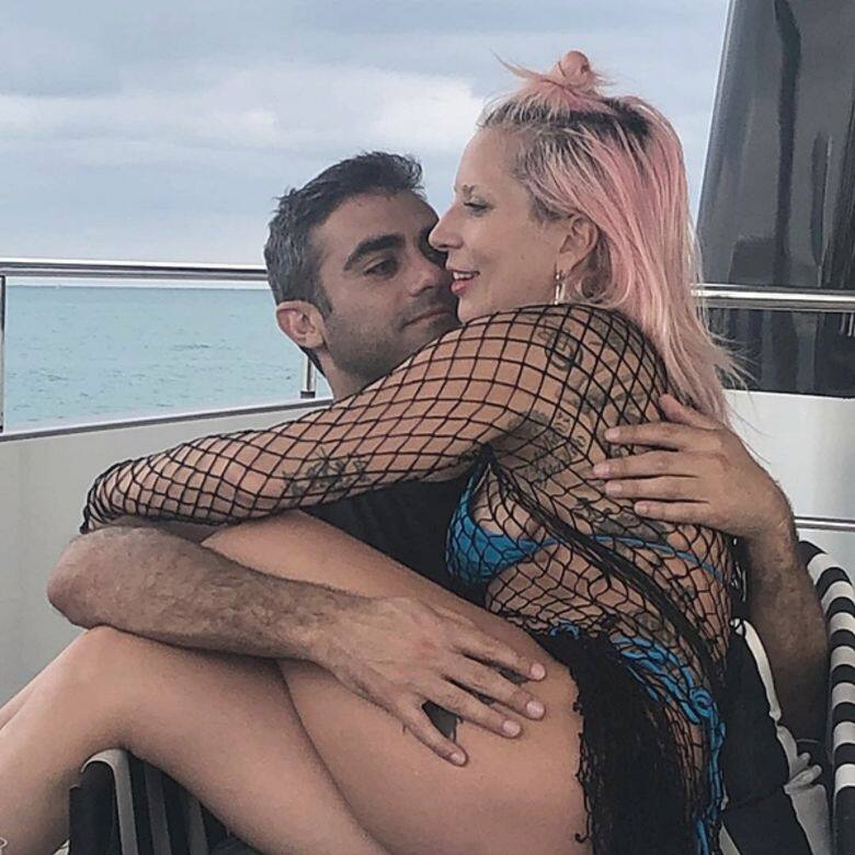 就在上星期Lady Gaga終在instagram上公佈戀 就在上星期Lady Gaga終在instagram上公佈戀