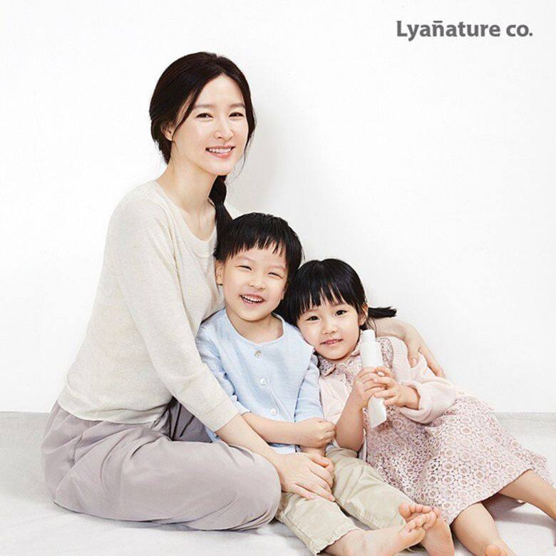 為了照顧一對可愛仔女,李英愛甚少再現身幕前 為了照顧一對可愛仔女,李英愛甚少再現身幕前