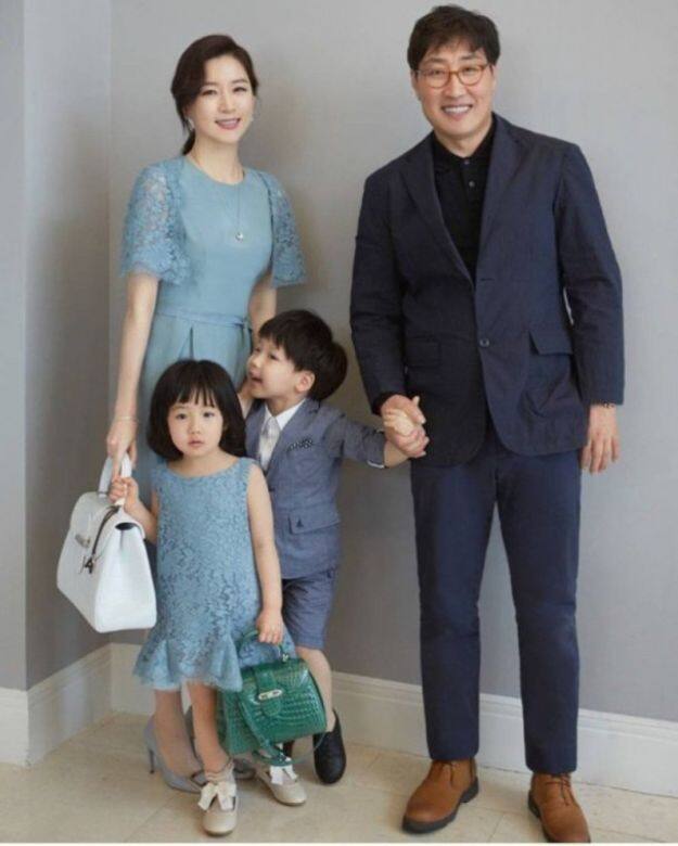 現年48歲的李英愛,2009年與美籍韓國丈夫鄭豪泳結婚 現年48歲的李英愛,2009年與美籍韓國丈夫鄭豪泳結婚