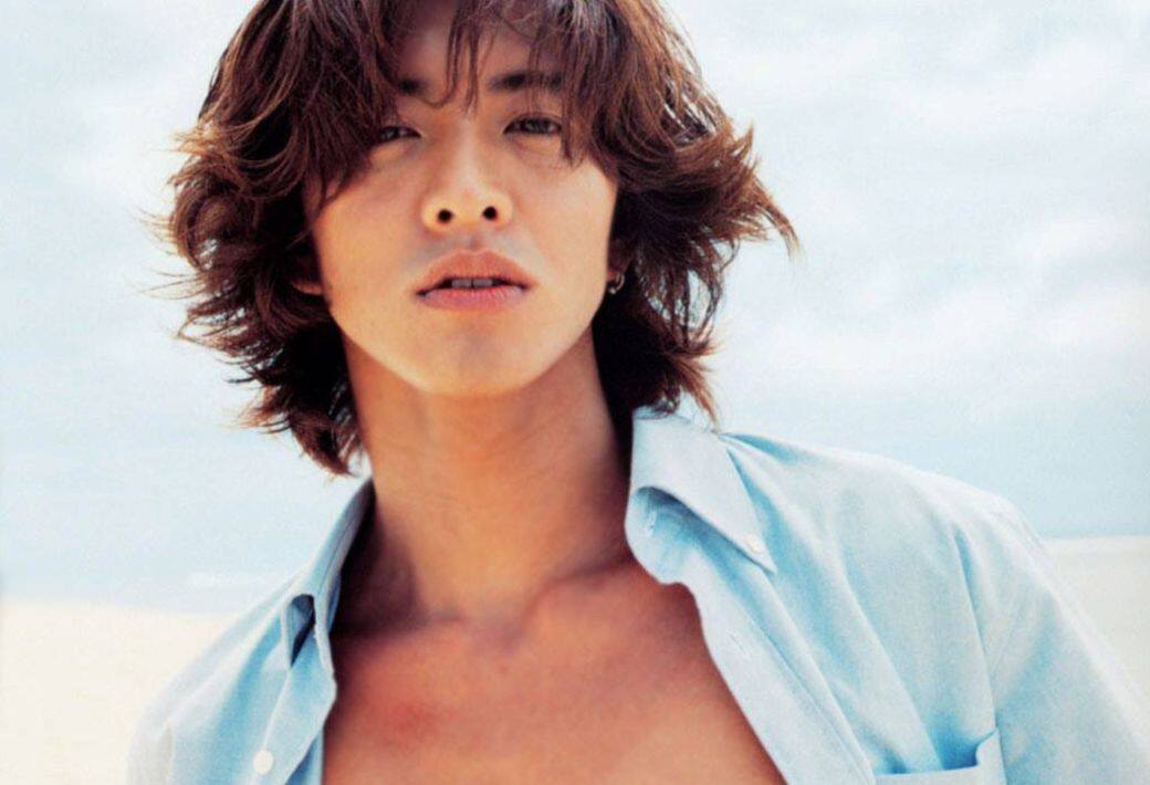 在90年代的亞太娛樂圈，長髮帥男一度是自成一格、成為一道風景的，在日