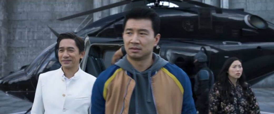 尚氣捲入秘密的十環幫組織,而父親「文武」(Wenwu)(梁朝偉 飾)是該組織首領,影片 尚氣捲入秘密的十環幫組織,而父親「文武」(Wenwu)(梁朝偉 飾)是該組織首領,影片