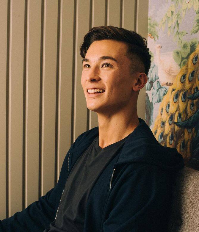 現年25歲的安永佳因為外表俊朗,加上模特兒身材,備受網民關注,更被封 現年25歲的安永佳因為外表俊朗,加上模特兒身材,備受網民關注,更被封