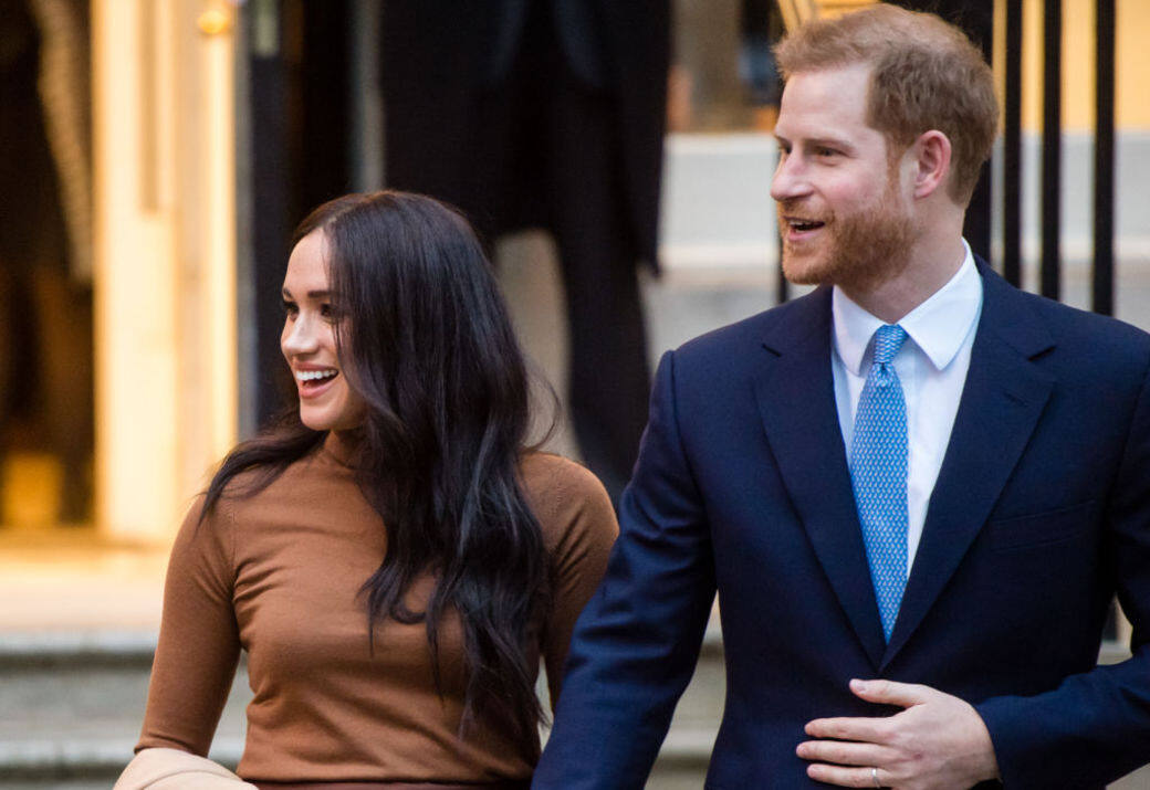 Meghan 之後否認指控,又指摘白金漢宮借報紙抹黑她,甚至形容《泰晤士報》被王 Meghan 之後否認指控,又指摘白金漢宮借報紙抹黑她,甚至形容《泰晤士報》被王