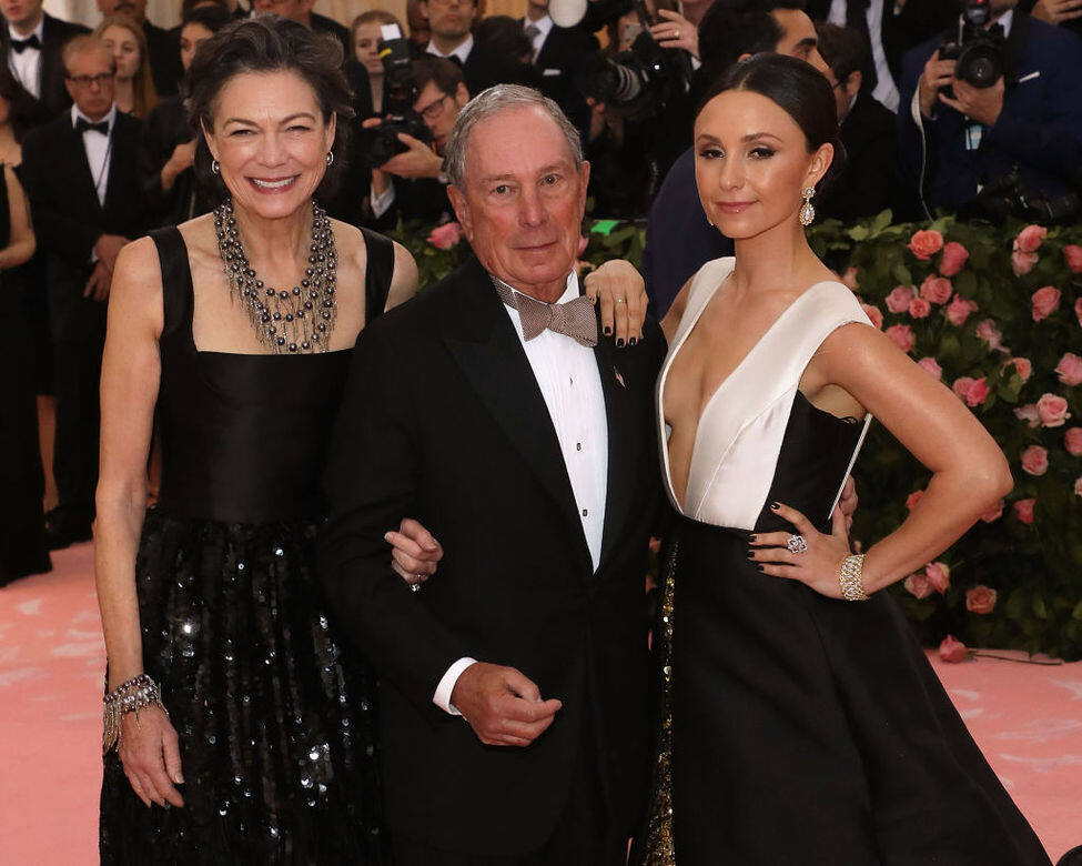 彭博的二女兒嬌小的Georgina Bloomberg今年36歲,是一位成功的騎師。曾勇奪超過50個 彭博的二女兒嬌小的Georgina Bloomberg今年36歲,是一位成功的騎師。曾勇奪超過50個