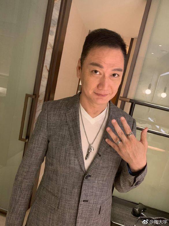 離婚後,大宇並沒有跟郭羨妮走在一起,二人更反目成仇,在此一役雙方都 離婚後,大宇並沒有跟郭羨妮走在一起,二人更反目成仇,在此一役雙方都