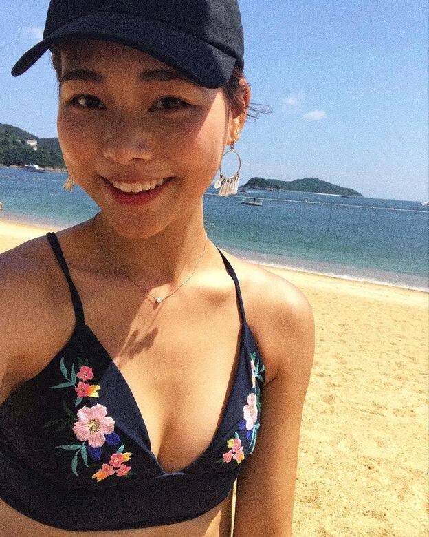 23歲的廖慧儀(Jessica)去年中文大學的酒店管理系畢業後便投身做空姐 23歲的廖慧儀(Jessica)去年中文大學的酒店管理系畢業後便投身做空姐