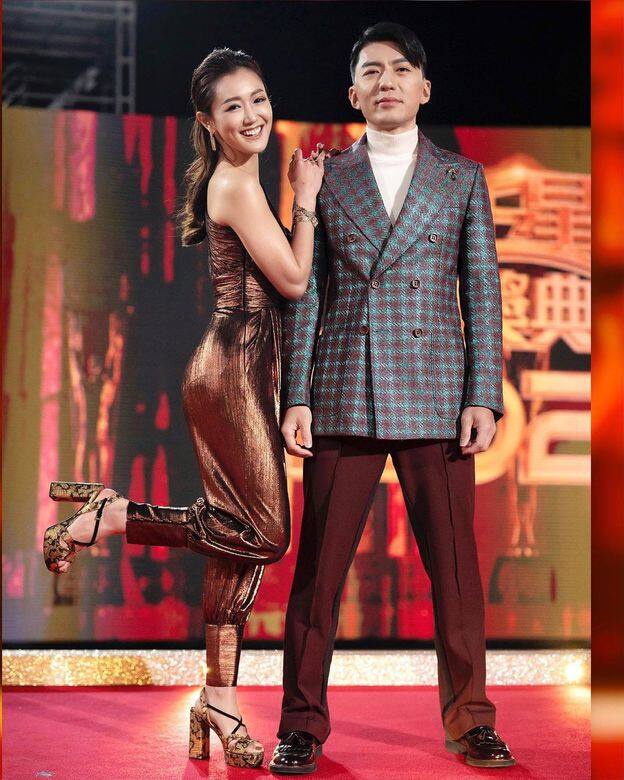 袁偉豪有不少談婚端嫁的經歷,在2010年他參演舞台劇《我不要被你記住》與 袁偉豪有不少談婚端嫁的經歷,在2010年他參演舞台劇《我不要被你記住》與