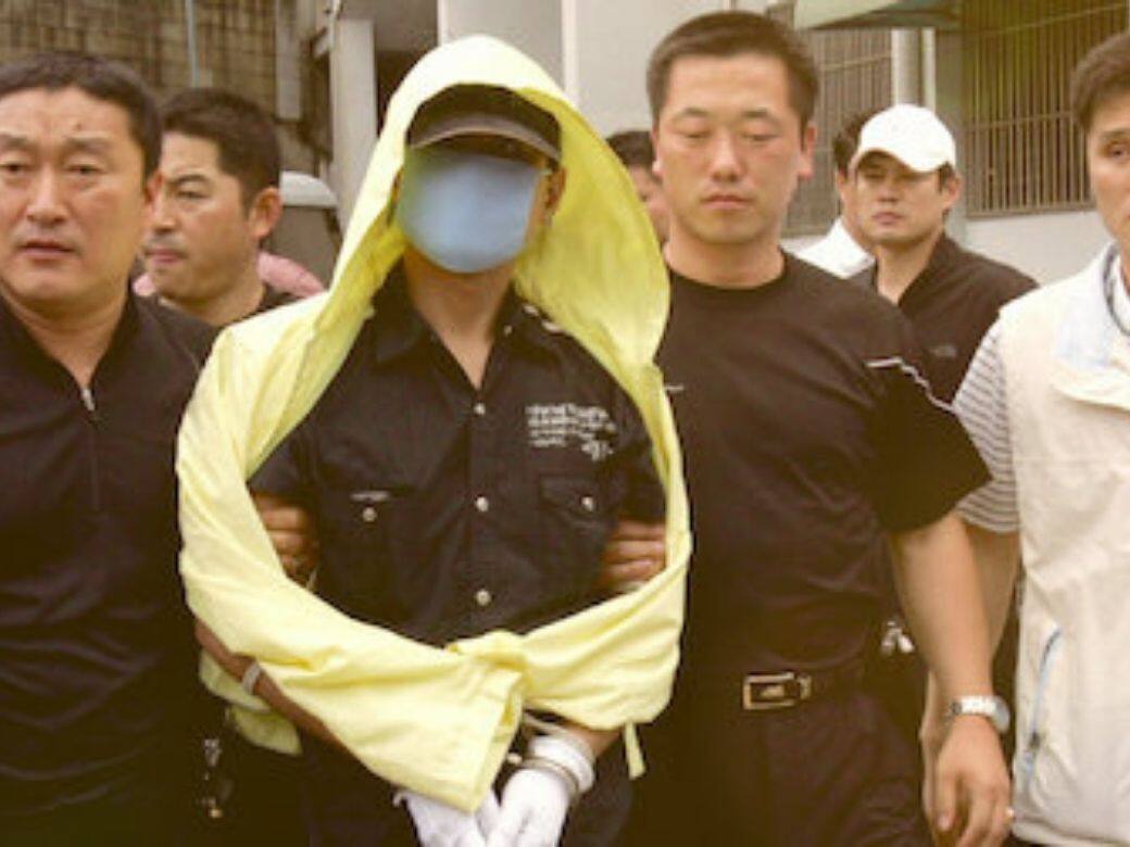 韓國史上最轟動!Netflix隨機殺人紀錄片《韓國雨衣殺手:全面追緝柳永哲》的必看賣點 韓國史上最轟動!Netflix隨機殺人紀錄片《韓國雨衣殺手:全面追緝柳永哲》的必看賣點