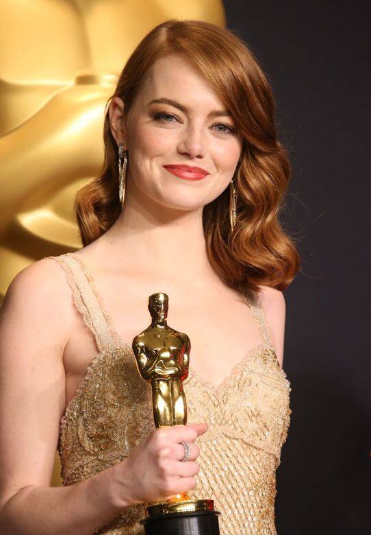 其中Emma Stone是前年的奧斯卡影后 其中Emma Stone是前年的奧斯卡影后