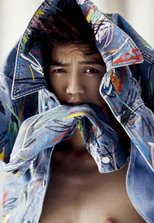 鹿晗為《ELLE》拍攝的封面照片 鹿晗為《ELLE》拍攝的封面照片
