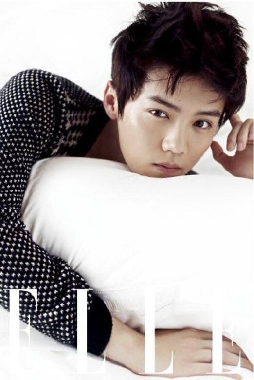 鹿晗為《ELLE》拍攝的封面照片 鹿晗為《ELLE》拍攝的封面照片