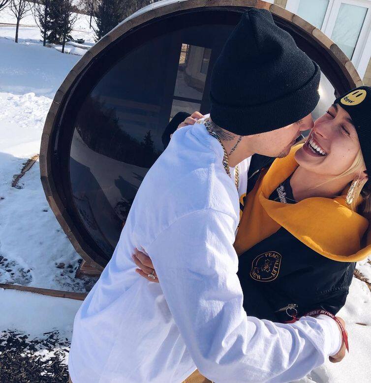 Justin Bieber 與 Hailey Justin Bieber 與 Hailey