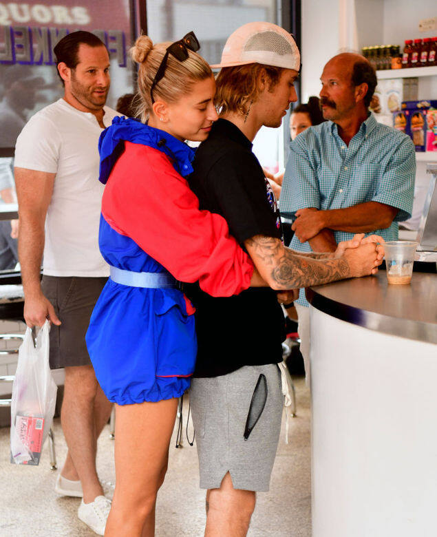 早於2009年就認識的Justin 和 Hailey 早於2009年就認識的Justin 和 Hailey