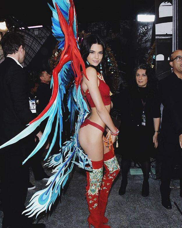 只有22歲的Kendall Jenner 一入行就有着超高的人氣 只有22歲的Kendall Jenner 一入行就有着超高的人氣