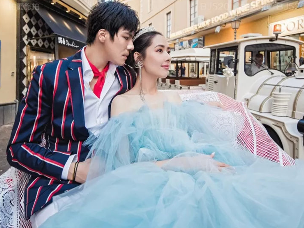 婚禮伴手禮曝光!向佐回憶追郭碧婷的往事,最要多謝這位巨星? 婚禮伴手禮曝光!向佐回憶追郭碧婷的往事,最要多謝這位巨星?
