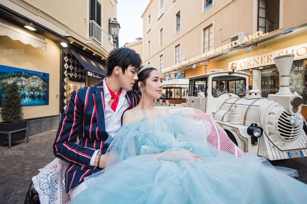 另一位月老就是向太,她向來對郭碧婷讚譽有加 另一位月老就是向太,她向來對郭碧婷讚譽有加