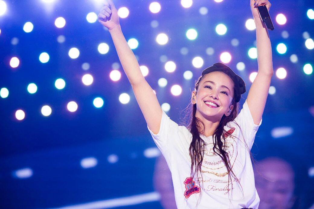 引退前最後一夜!安室奈美惠低調看煙火:「帶著笑容送我」 引退前最後一夜!安室奈美惠低調看煙火:「帶著笑容送我」