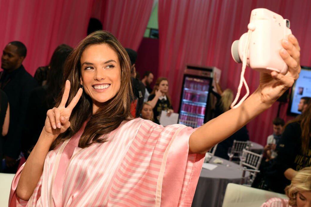 Gigi Hadid, Victoria's Secret, Angel, Kendall Jenner, Alessandra Ambrosio, Selfie Gigi Hadid, Victoria's Secret, Angel, Kendall Jenner, Alessandra Ambrosio, Selfie