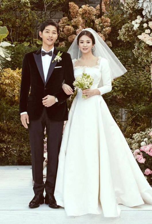 宋慧喬與宋仲基於2017年10月結婚 宋慧喬與宋仲基於2017年10月結婚