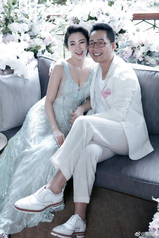 張雨綺與從事服裝生意的老公袁巴元相識70日就閃婚 張雨綺與從事服裝生意的老公袁巴元相識70日就閃婚