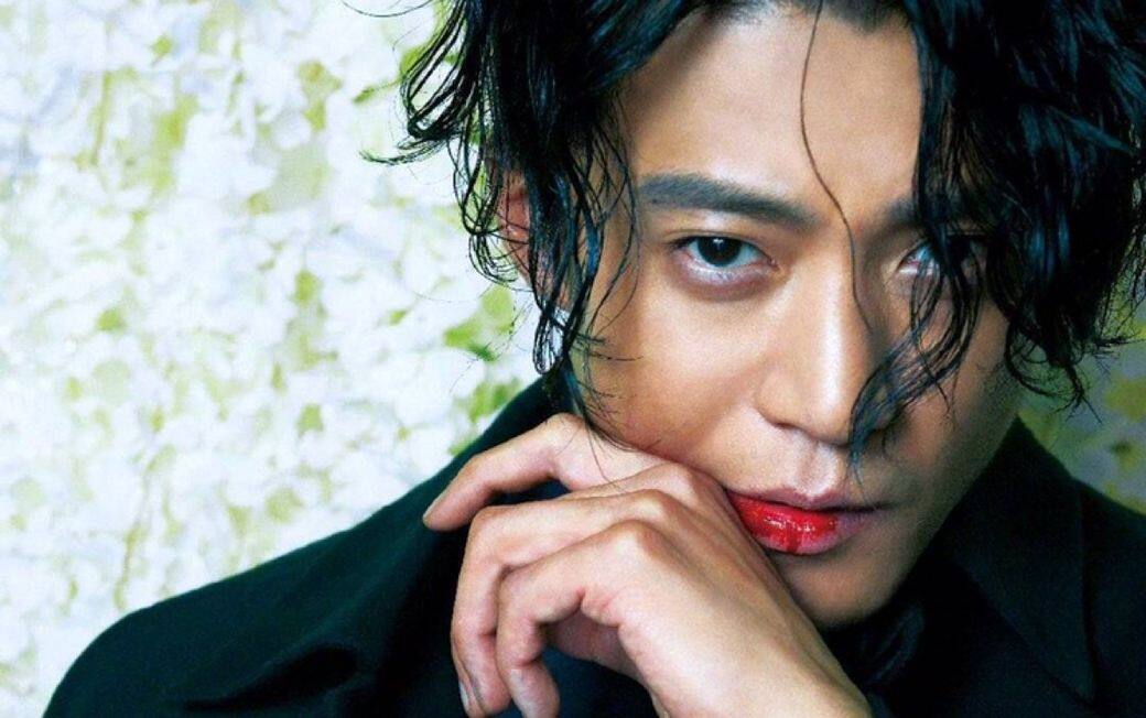《人間失格:太宰治和他的女人》主角是小栗旬。導演蜷川實花說 《人間失格:太宰治和他的女人》主角是小栗旬。導演蜷川實花說