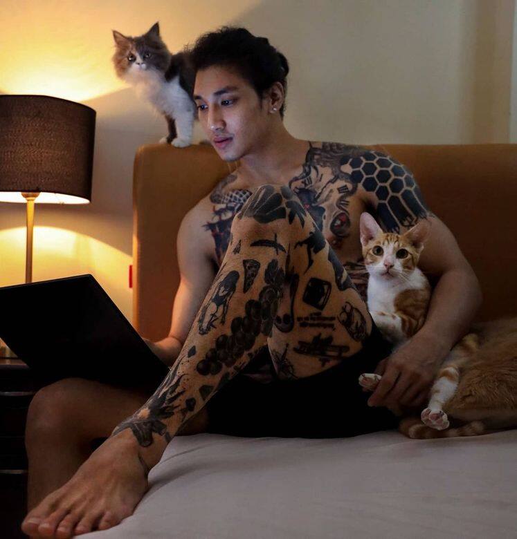 而Paing Takhon對的小動物的愛亦並非只為「呃like」,在沒有工作的假期,他甚至會參 而Paing Takhon對的小動物的愛亦並非只為「呃like」,在沒有工作的假期,他甚至會參