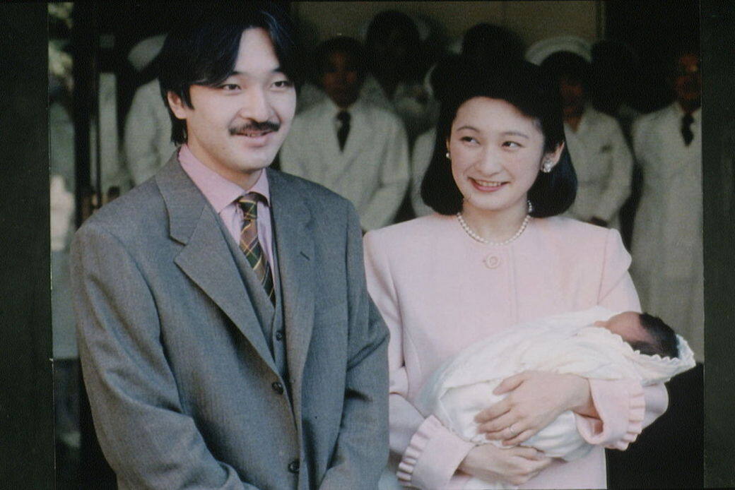 鬥基因、鬥結婚先後、鬥老婆討喜程度,文仁都稍勝一籌。不過說到底,王室宮 鬥基因、鬥結婚先後、鬥老婆討喜程度,文仁都稍勝一籌。不過說到底,王室宮