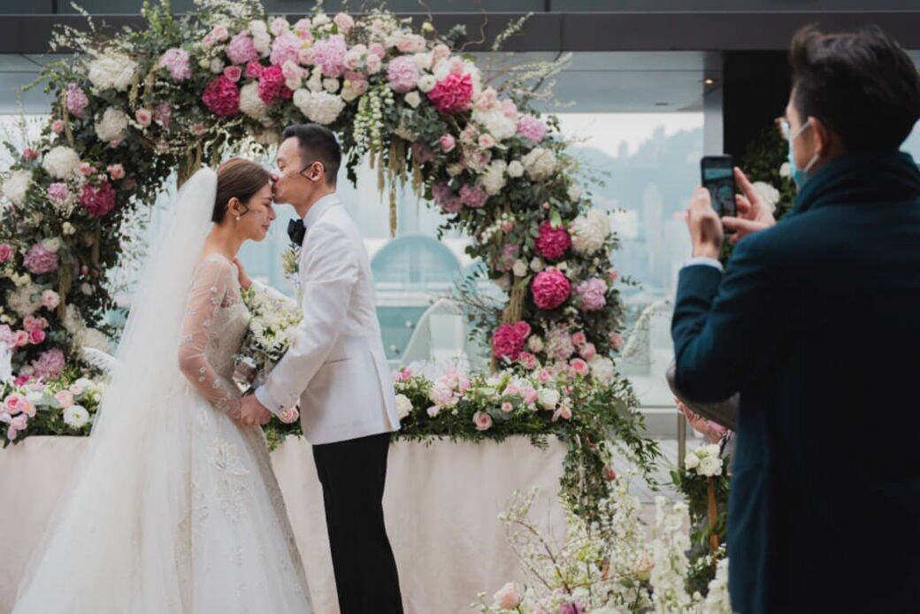 其後雖傳出朱慧敏與Eddie分手後,曾與一名圈外台灣男子拍拖,他們卻因為 其後雖傳出朱慧敏與Eddie分手後,曾與一名圈外台灣男子拍拖,他們卻因為