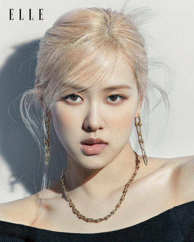 ELLE:主打曲《On The Ground》的內容是關於我們已經擁有需要的東 西,ROSÉ 是甚麼時候 ELLE:主打曲《On The Ground》的內容是關於我們已經擁有需要的東 西,ROSÉ 是甚麼時候