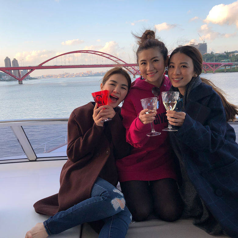 S.H.E在當時成立了第10年,在當時已經是天團 S.H.E在當時成立了第10年,在當時已經是天團