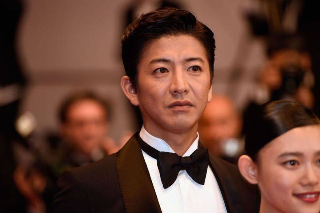 再說年代久遠的《Hero》。今天在《教場》中向學員遞上退學申請書的木村拓哉,當 再說年代久遠的《Hero》。今天在《教場》中向學員遞上退學申請書的木村拓哉,當