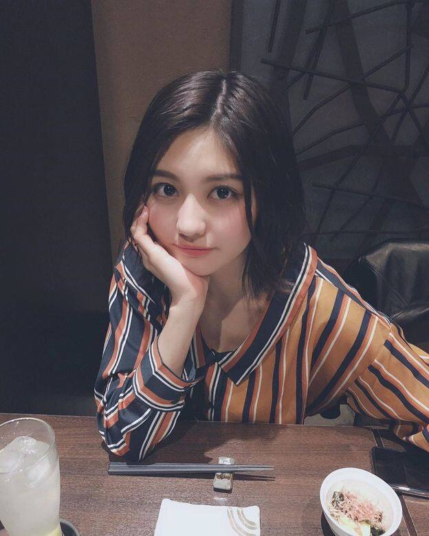 而在兩人喝酒聊天時,談到性相關的話題 而在兩人喝酒聊天時,談到性相關的話題