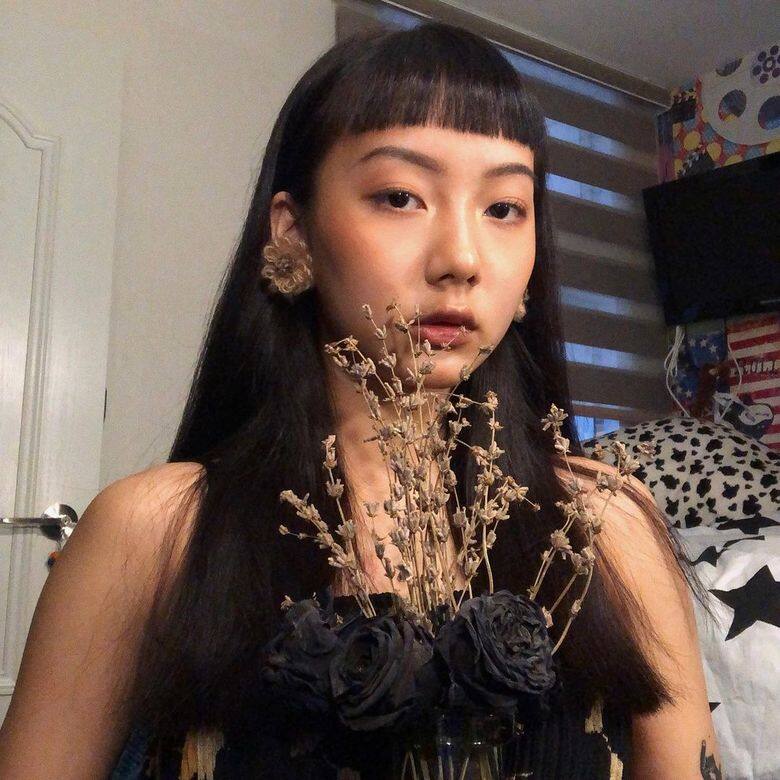 為Dancer和模特兒的邱彥筒(Marf)於記者會中被花姐點名推介,連姜濤都有在IG 為Dancer和模特兒的邱彥筒(Marf)於記者會中被花姐點名推介,連姜濤都有在IG