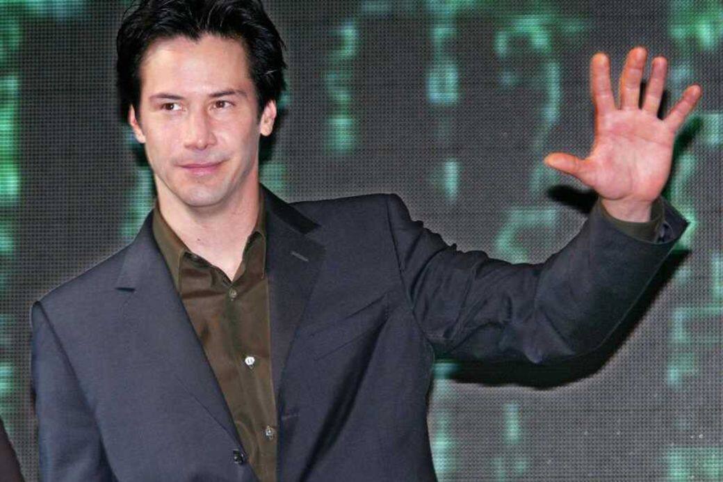 《廿二世紀殺人網絡》三部曲的最大看點莫過於型爆男主角奇洛李維斯(Keanu 《廿二世紀殺人網絡》三部曲的最大看點莫過於型爆男主角奇洛李維斯(Keanu