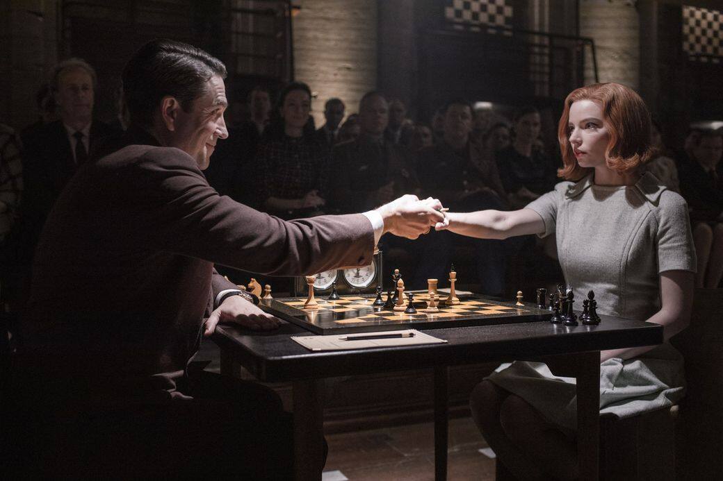 《后翼棄兵》可說是完美將少女人生與國際象棋完美交接,即使人生和棋局 《后翼棄兵》可說是完美將少女人生與國際象棋完美交接,即使人生和棋局