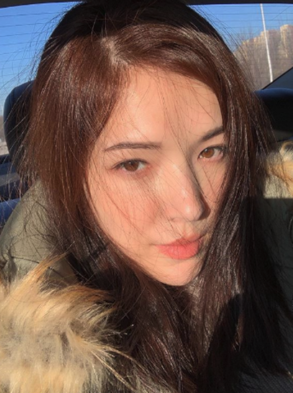 成為了人家的女友之後,許瑋甯努力地做好本份,有指阮經天出外工作時 成為了人家的女友之後,許瑋甯努力地做好本份,有指阮經天出外工作時