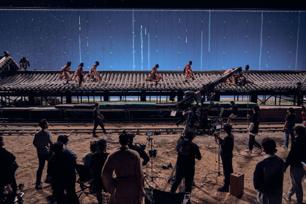 當中濃烈的韓國古代文化歷史背景和喪屍極快的進化速度都是劇情引 當中濃烈的韓國古代文化歷史背景和喪屍極快的進化速度都是劇情引