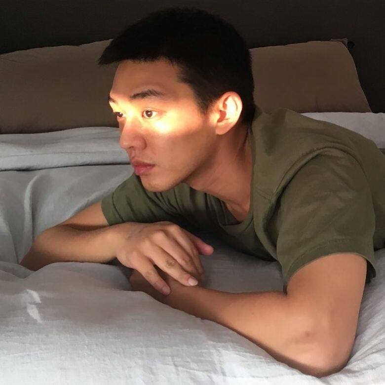 在節目《我獨自生活》中,劉亞仁公開了一個可愛的習慣,就是每天必做的事 在節目《我獨自生活》中,劉亞仁公開了一個可愛的習慣,就是每天必做的事
